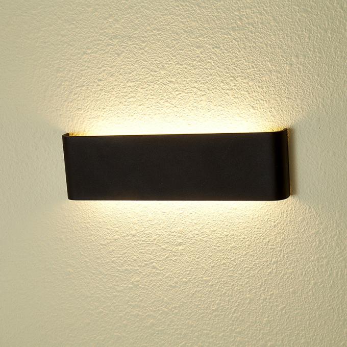 Черное или белое декоративное вверх и вниз света лампы стены СИД современного